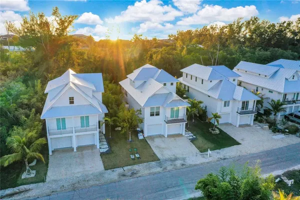 $30,000 | 6925 Longboat Drive South, Longboat Key, FL 34228