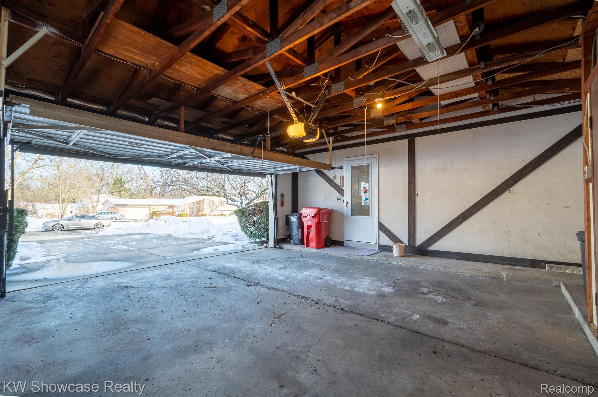 7090 Valleybrook Road West Bloomfield, MI 48322 - Photo 62 of 76 Garage
