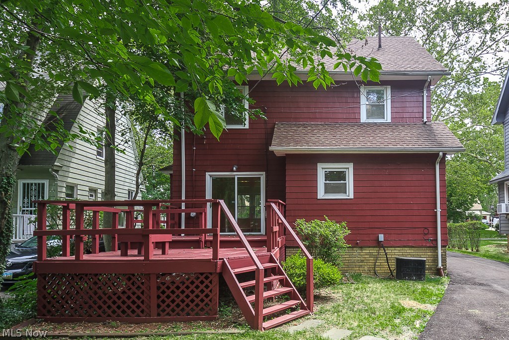 998 Roanoke Road Cleveland Heights, OH 44121 - Photo 11 of 30 Gallery Image 11