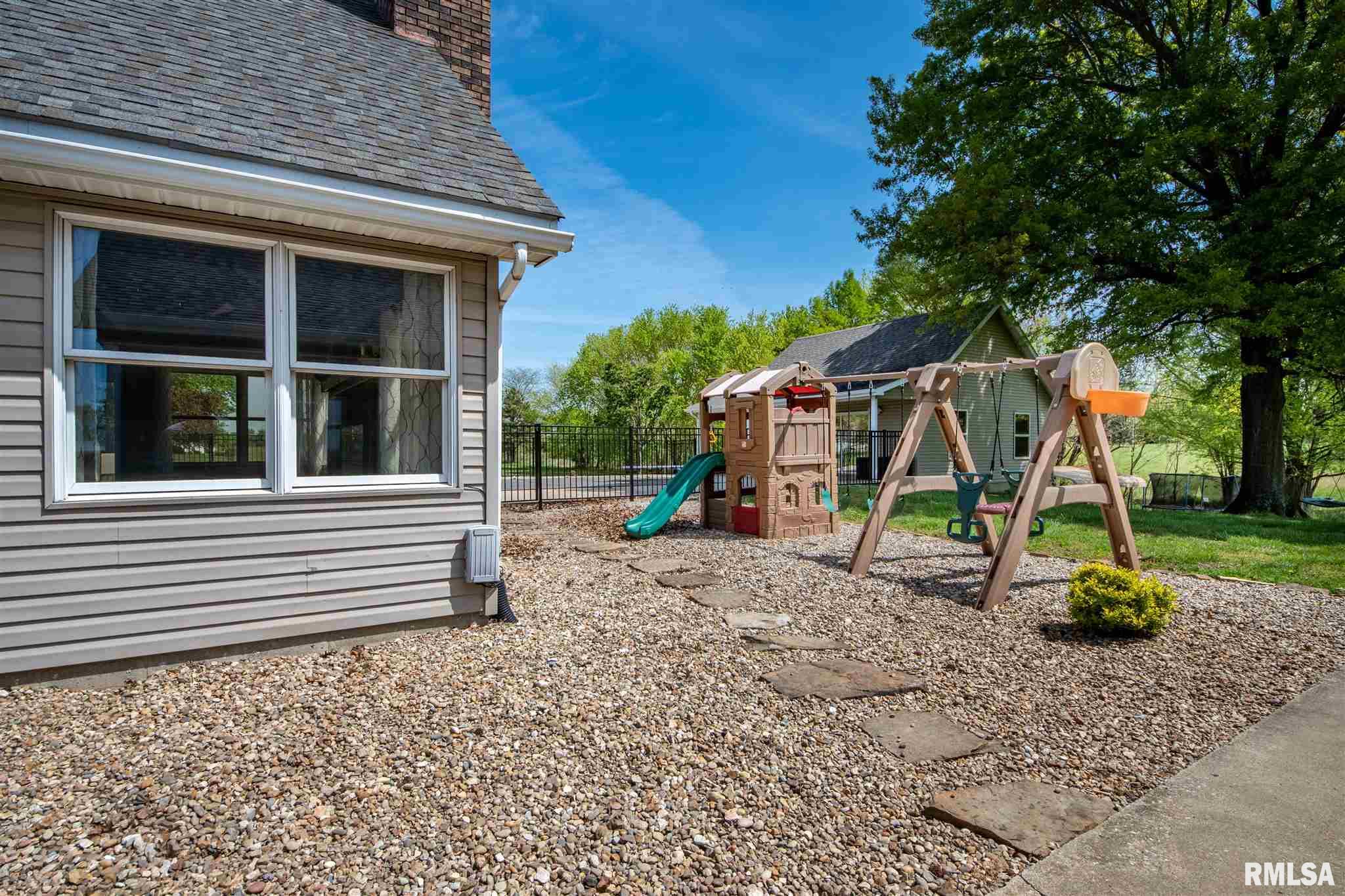 10524 Fleming Road Carterville, IL 62918 - Photo 8 of 50 Gallery Image 8