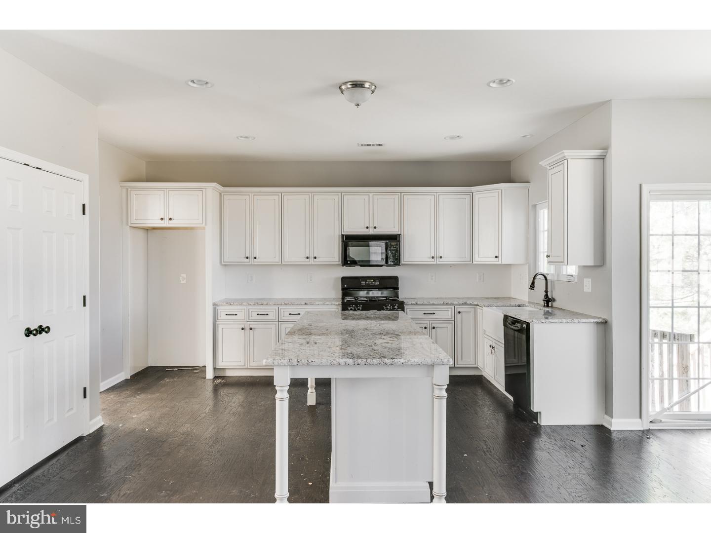 501 Island Road Columbus, NJ 08022 - Photo 5 of 25
