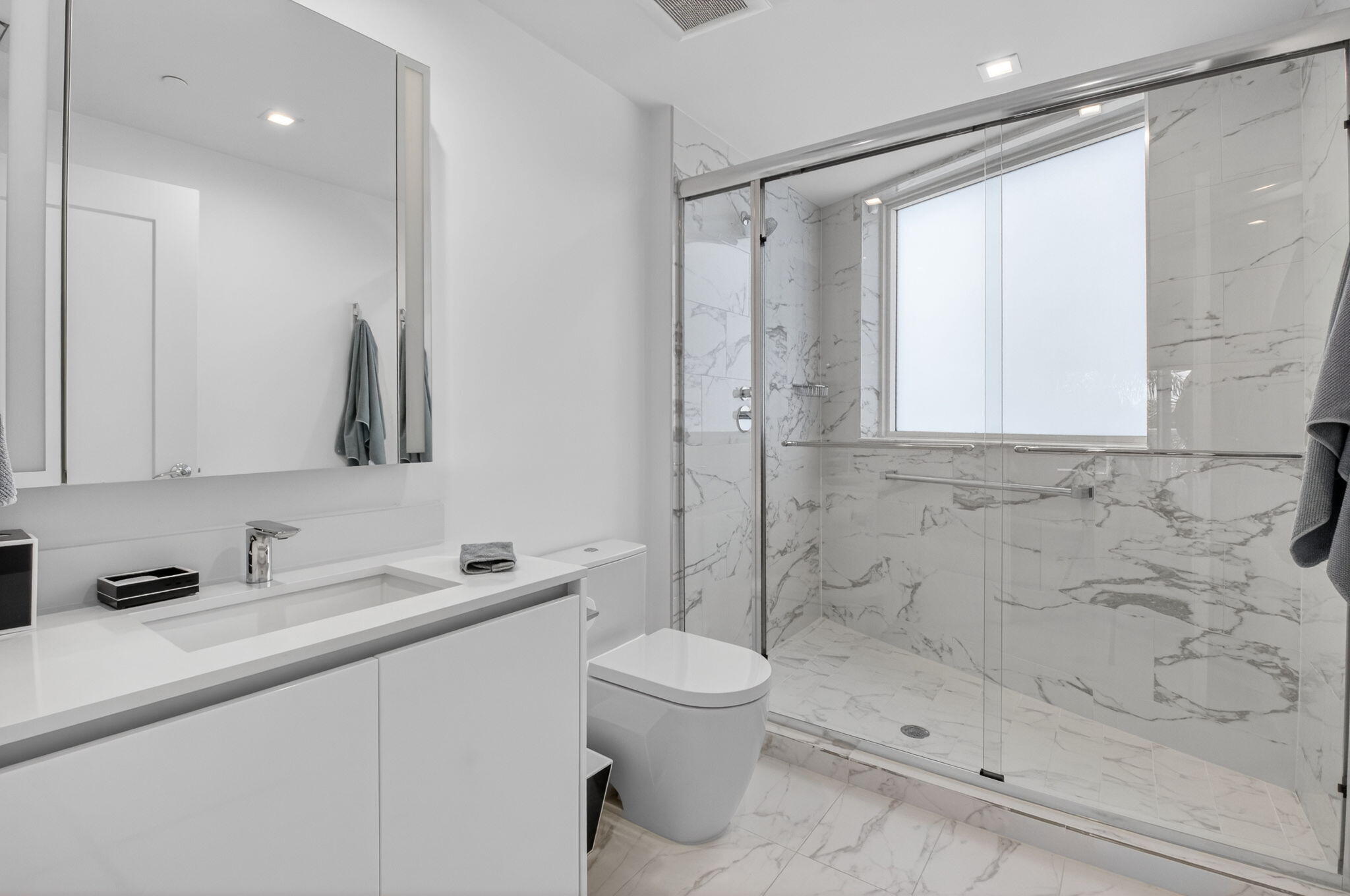 20155 Boca W Drive, Unit B401 Boca Raton, FL 33434 - Photo 25 of 64 Bathroom 3