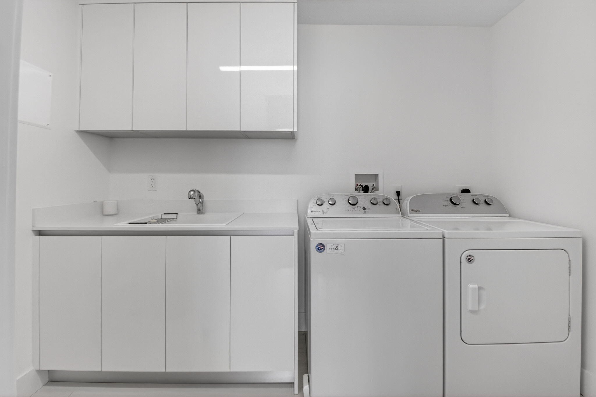 20155 Boca W Drive, Unit B401 Boca Raton, FL 33434 - Photo 32 of 64 Laundry