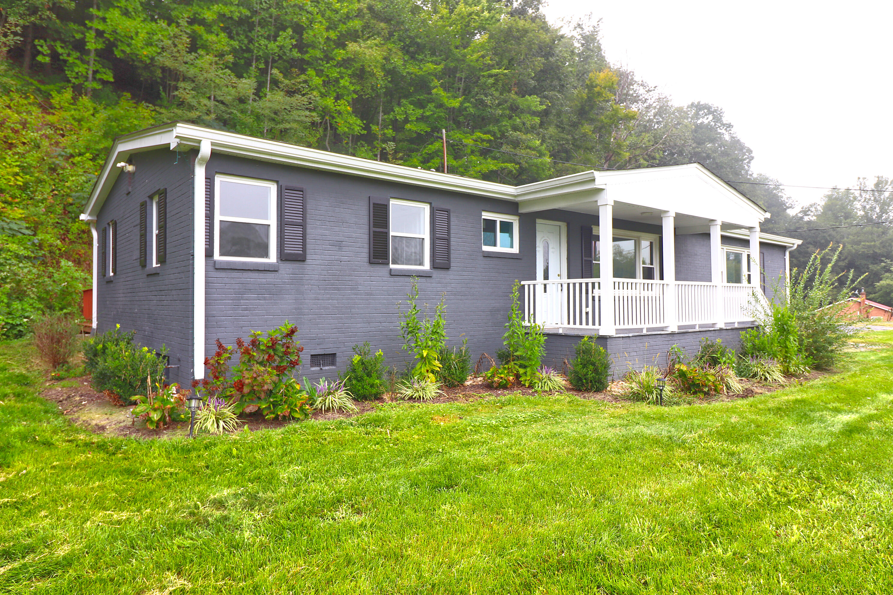 23133 Botetourt Road Eagle Rock, VA 24085 - Photo 2 of 15 IMG_8603