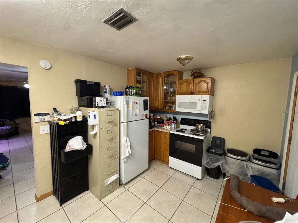 6025 Southwest 11th Place Gainesville, FL 32607 - Photo 4 of 23