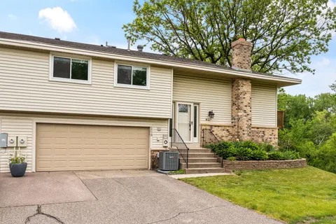 $260,000 | 1779 Walnut Lane, Eagan, MN 55122