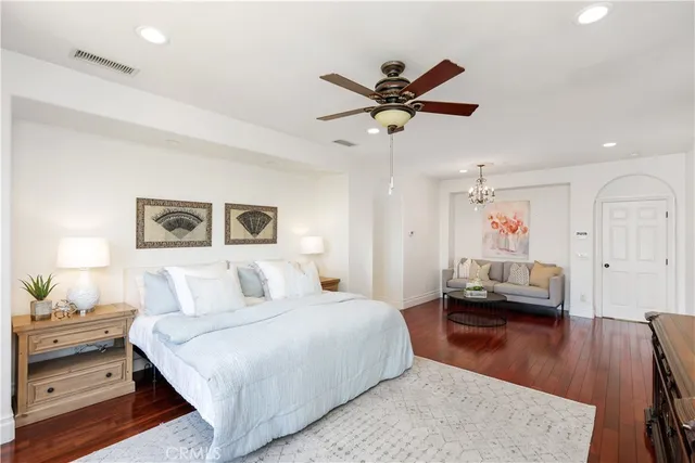 a en suite bathroom with double sink and a mirror