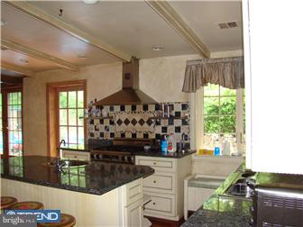 933 Croton Road Wayne, PA 19087 - Photo 9 of 21 Kitchen