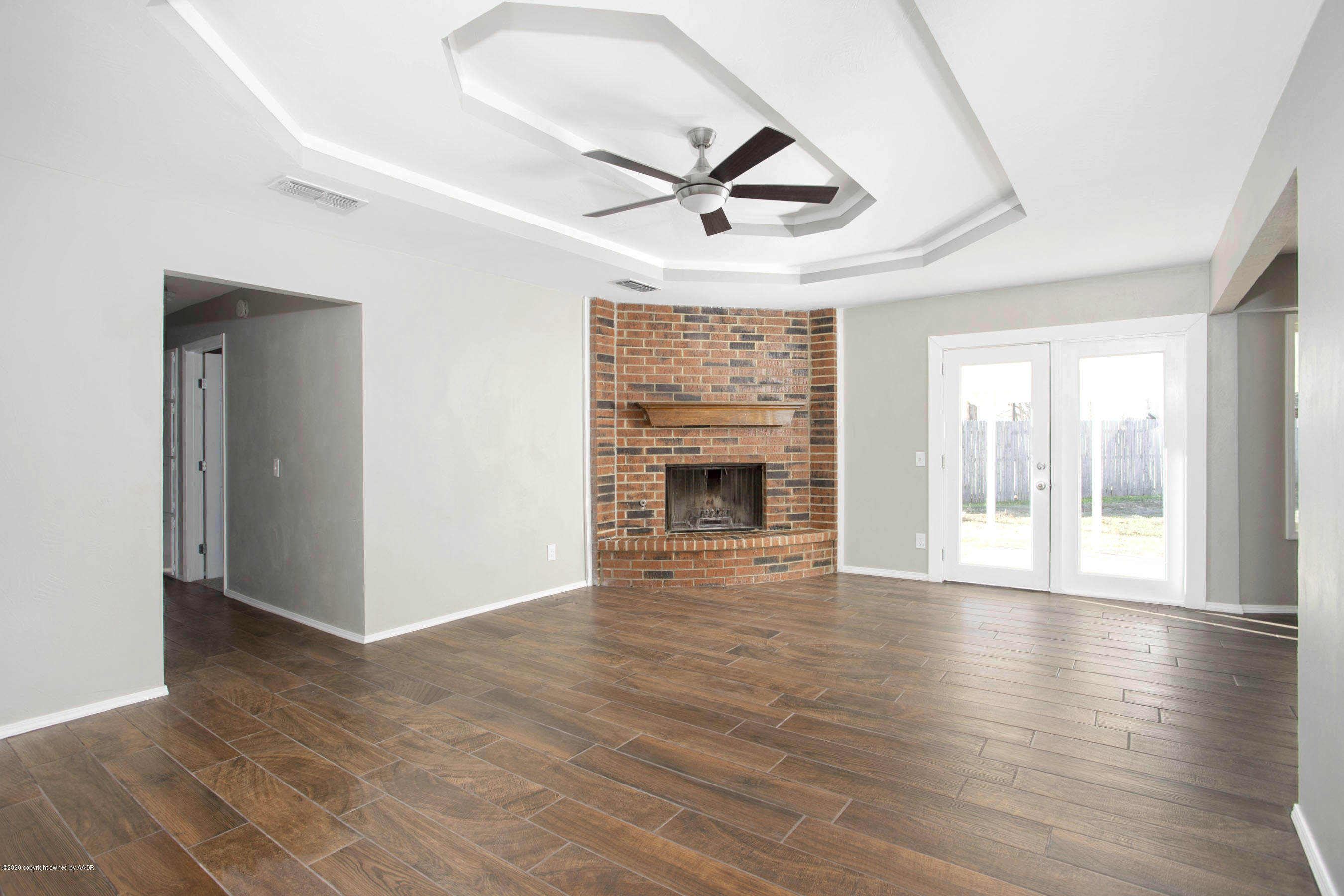 6302 Rutgers Street Amarillo, TX 79109 - Photo 8 of 23 Living Room
