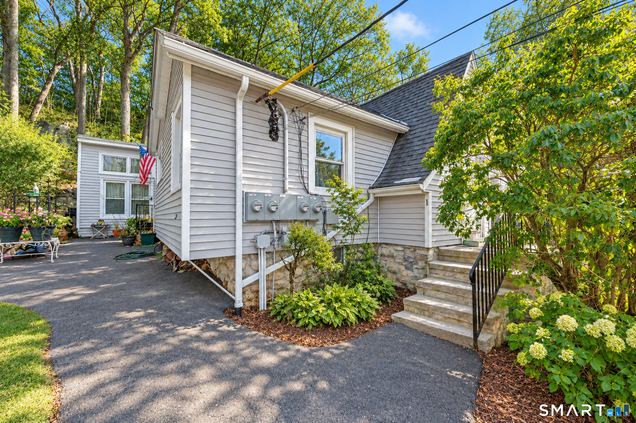 10 Old Waterbury Road Middlebury, CT 06762 - Photo 3 of 12 Gallery Image 3