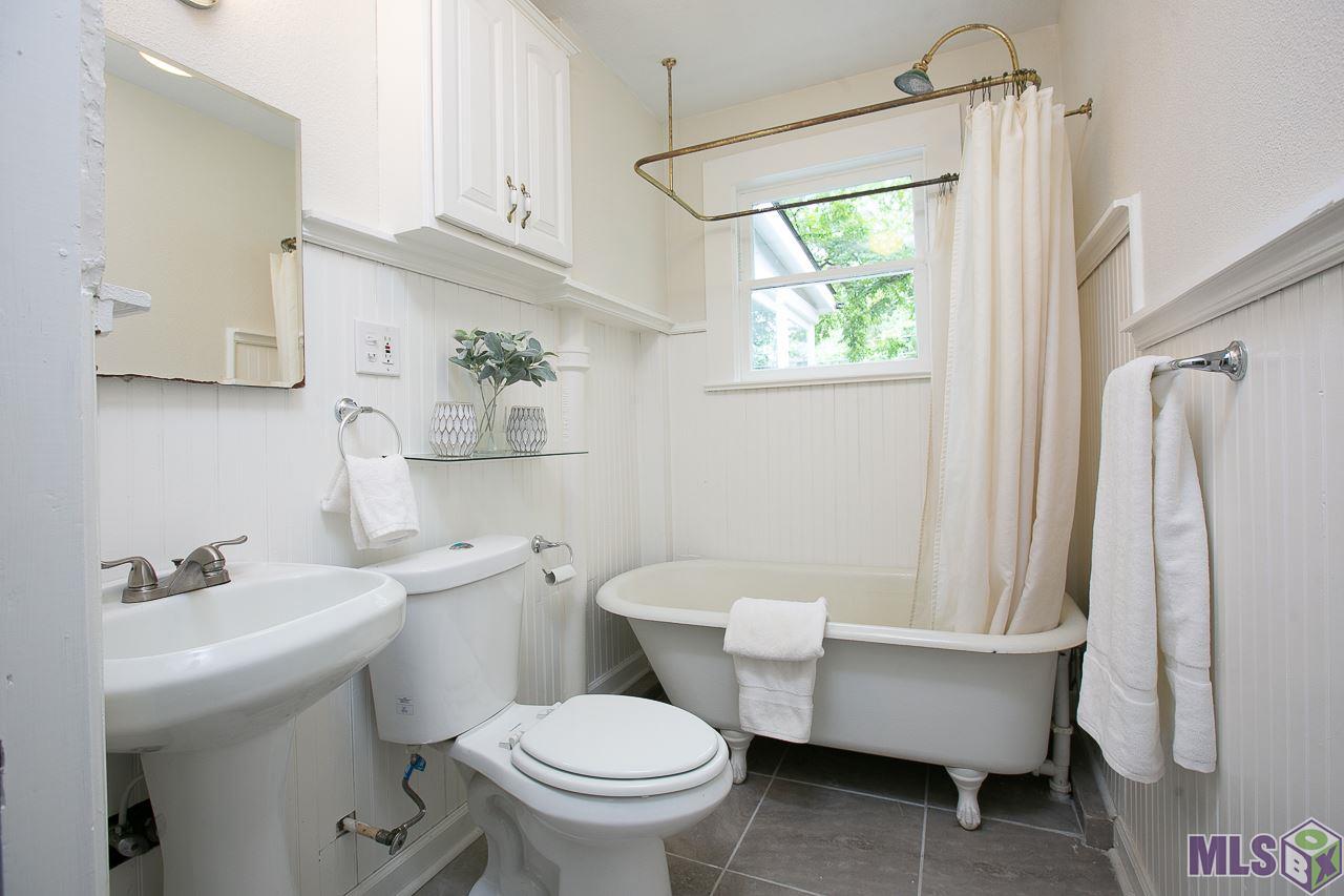 624 Edison Street Baton Rouge, LA 70806 - Photo 13 of 21 Bath