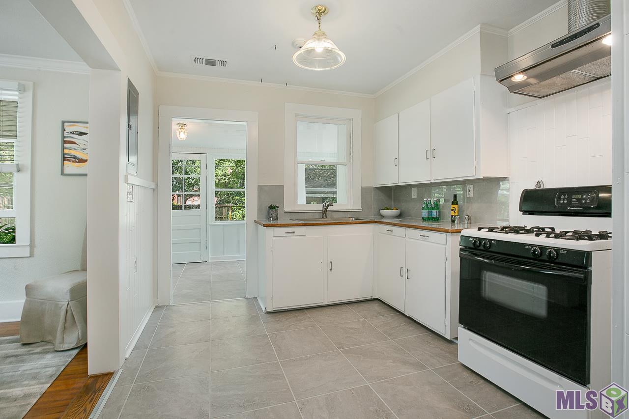 624 Edison Street Baton Rouge, LA 70806 - Photo 9 of 21 Kitchen