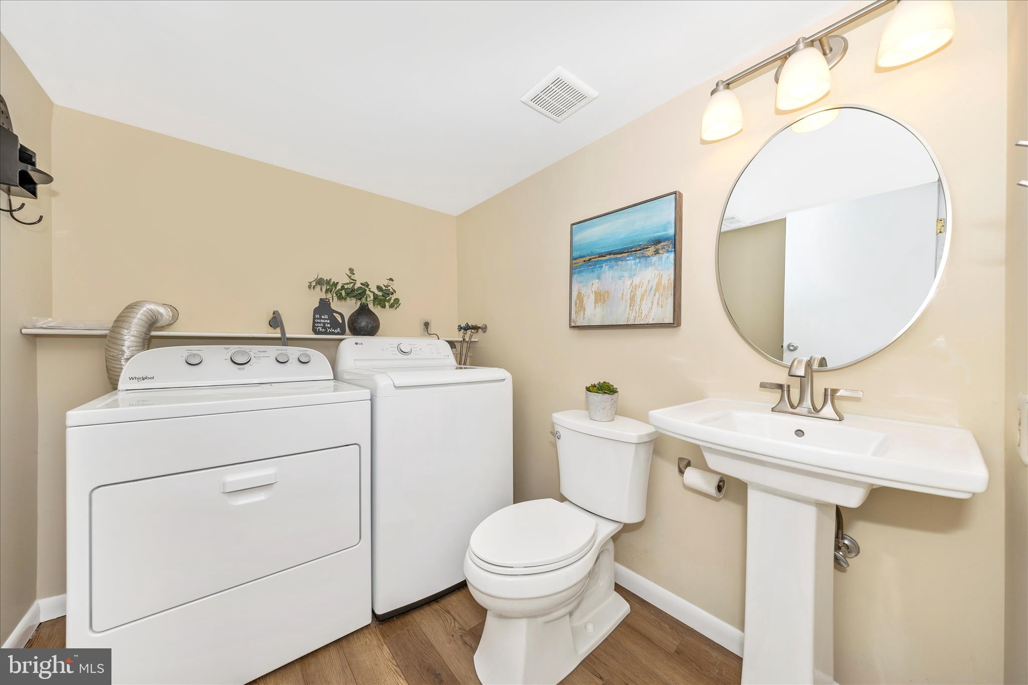 1339 Orchard Way Frederick, MD 21703 - Photo 34 of 92 Powder Room
