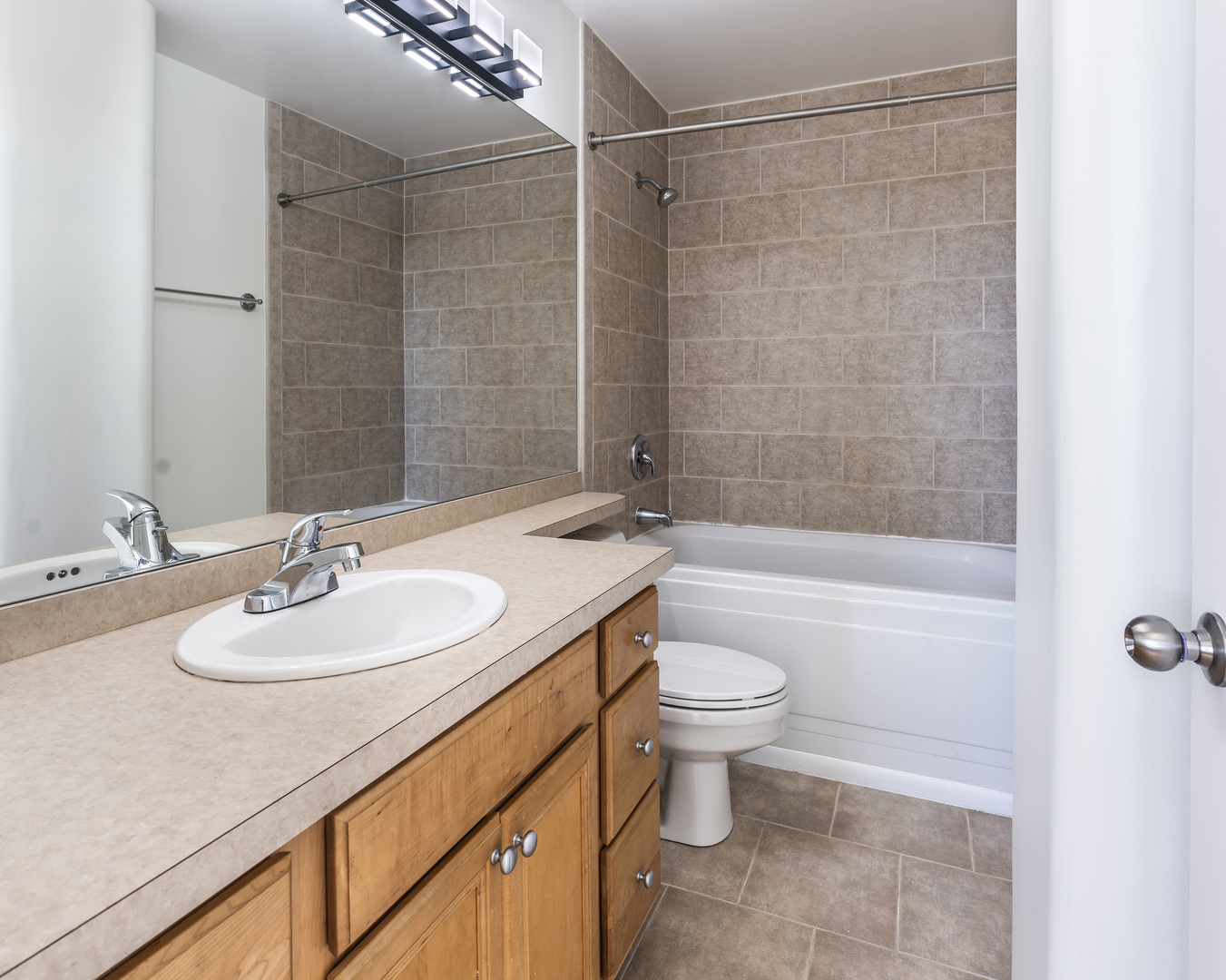 500 South Clinton Street, Unit 811 Chicago, IL 60607 - Photo 12 of 36 Gallery Image 12