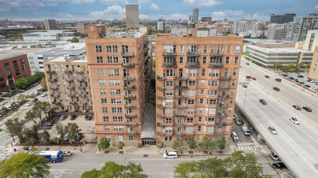 500 South Clinton Street, Unit 811 Chicago, IL 60607 - Photo 32 of 36 Gallery Image 32