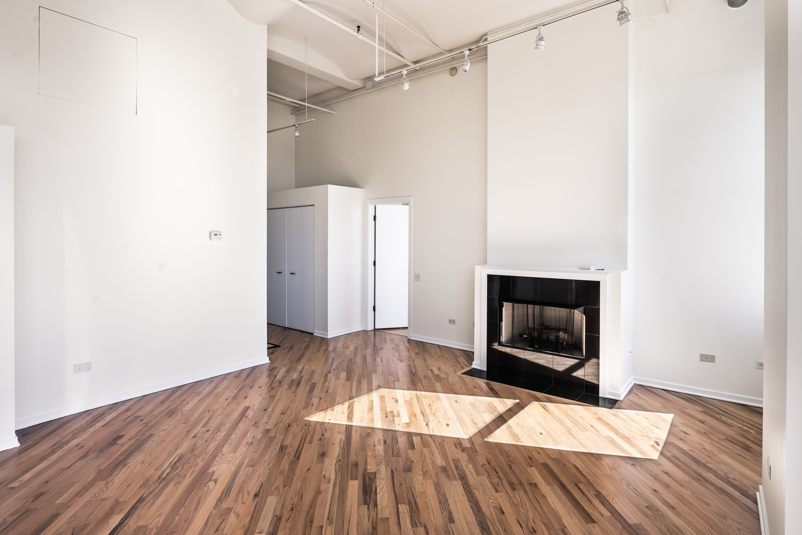 500 South Clinton Street, Unit 811 Chicago, IL 60607 - Photo 7 of 36 Gallery Image 7