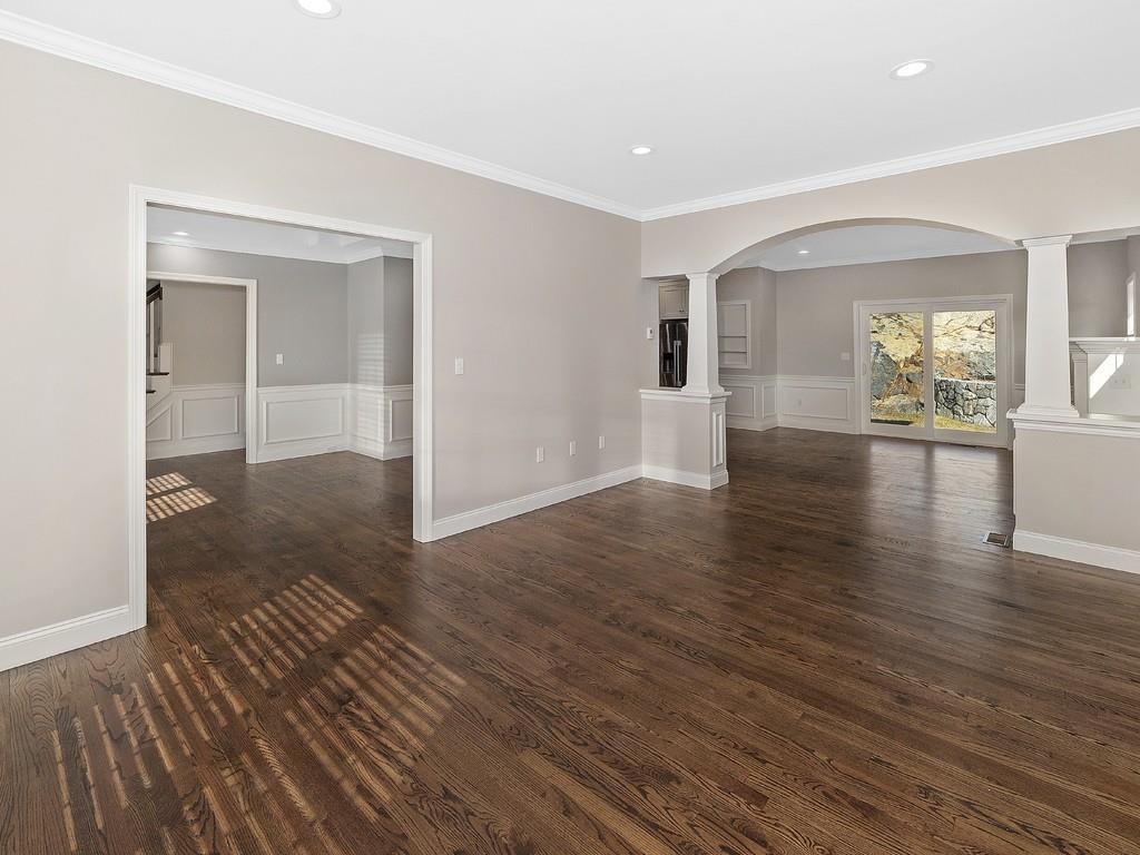 35 Rockridge Road Waltham, MA 02453 - Photo 9 of 41 Gallery Image 9