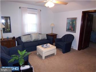 8 Johns Road Cheltenham, PA 19012 - Photo 8 of 12 Bedroom - Main
