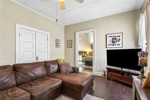 $1,000 | 717 Toulouse Street, Unit 6, New Orleans, LA 70130
