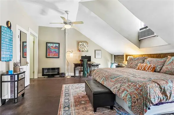 $1,000 | 717 Toulouse Street, Unit 6, New Orleans, LA 70130