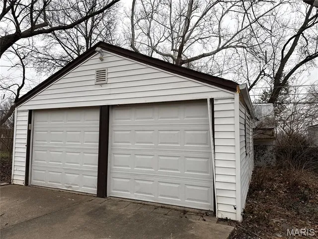 $99,000 | 414 Superior Drive, Ferguson, MO 63135