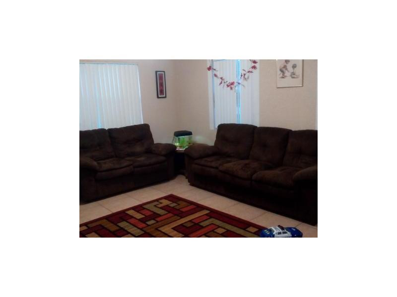 1180 South Ridge Road Lantana, FL 33462 - Photo 6 of 11 Living Room