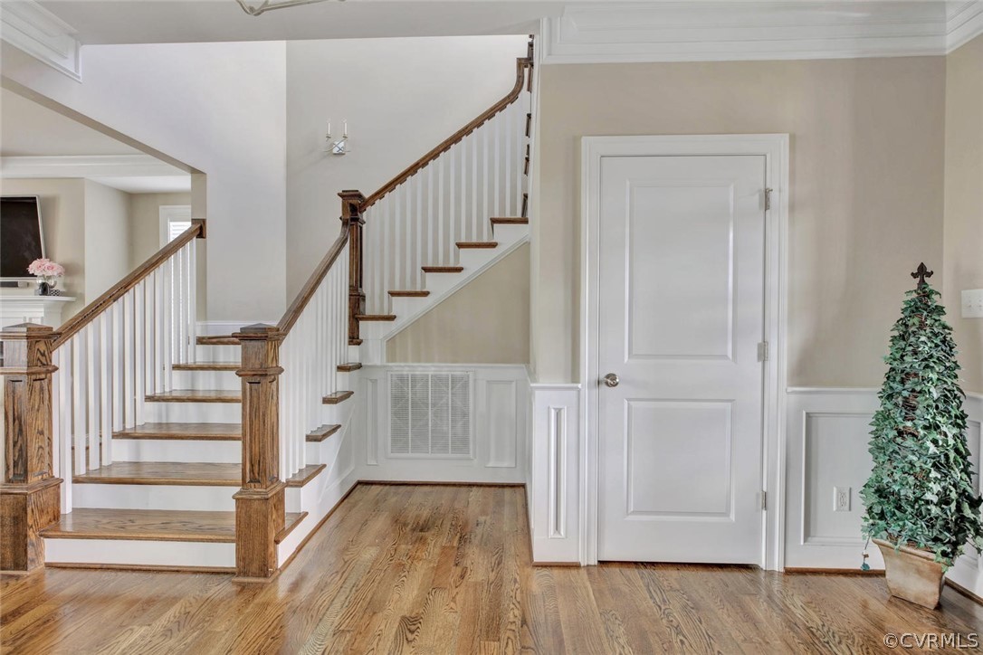 5154 Lake Summer Loop Moseley, VA 23120 - Photo 4 of 41 a view of entryway with wooden floor
