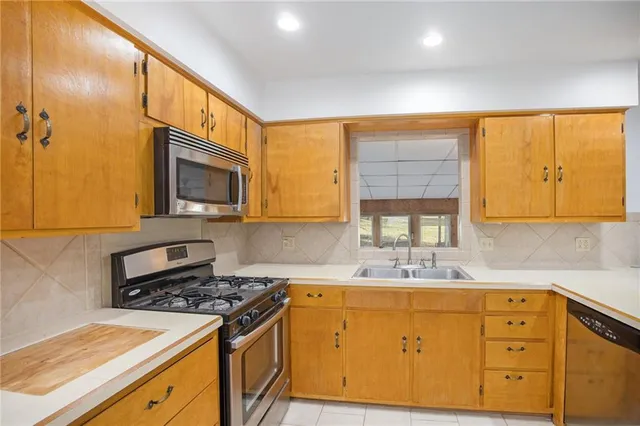 $265,000 | 8016 East 75 Street, Kansas City, MO 64133