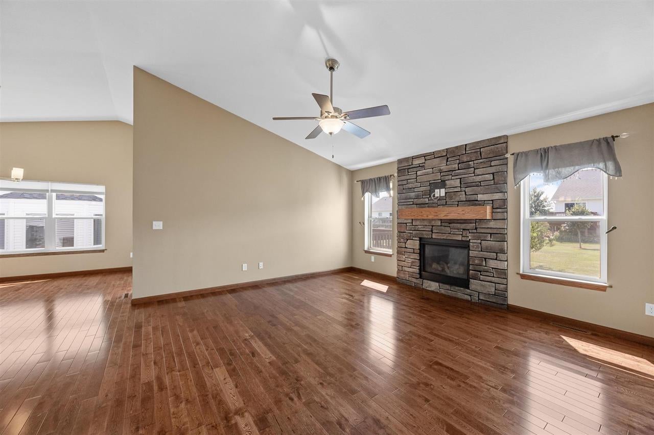 609 Rosedale Drive Center Point, IA 52213 - Photo 10 of 40 Gallery Image 10