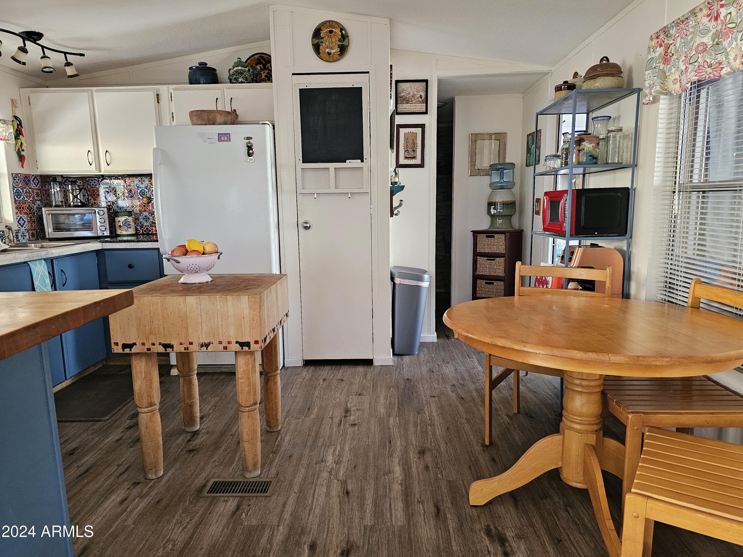 3405 South Tomahawk Road, Unit 17 Apache Junction, AZ 85119 - Photo 4 of 19 Kitchen