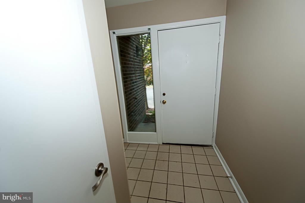 11011 Thrush Ridge Road Reston, VA 20191 - Photo 2 of 30 a view of an empty room