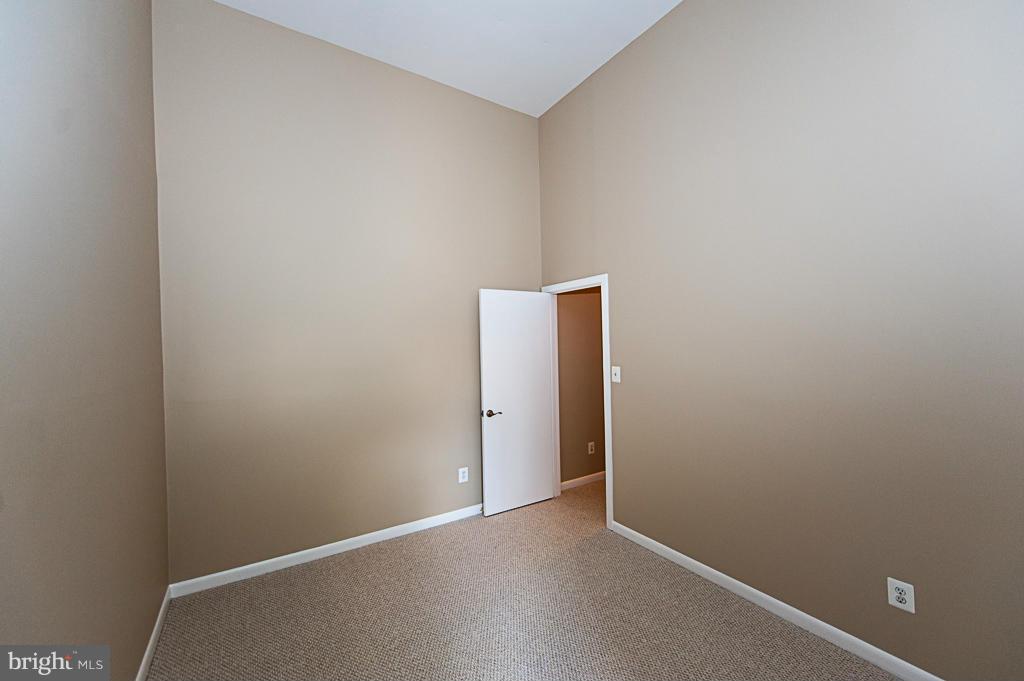 11011 Thrush Ridge Road Reston, VA 20191 - Photo 18 of 30