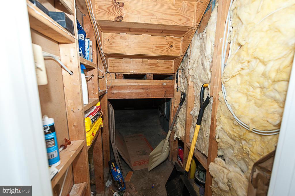 11011 Thrush Ridge Road Reston, VA 20191 - Photo 28 of 30 a utility room with dryer and washer