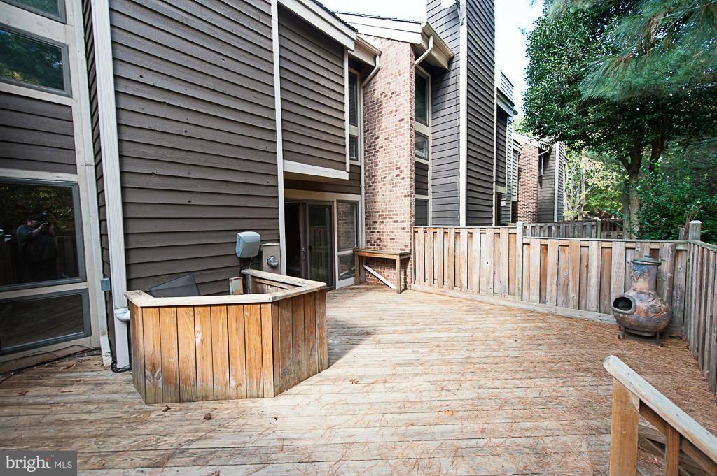 11011 Thrush Ridge Road Reston, VA 20191 - Photo 29 of 30 a view of a house with backyard and porch