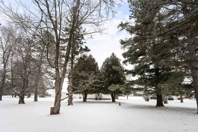 $180,000 | 9964 Highway 133, Meadowlands, MN 55765