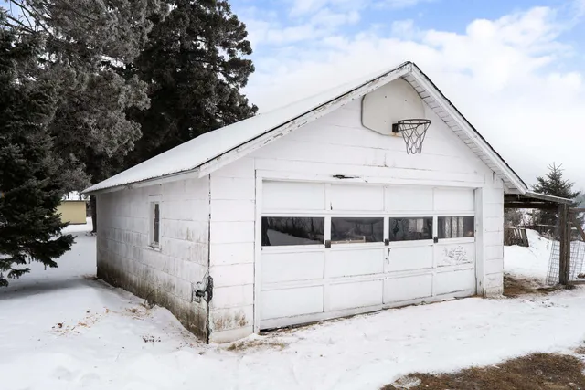 $180,000 | 9964 Highway 133, Meadowlands, MN 55765