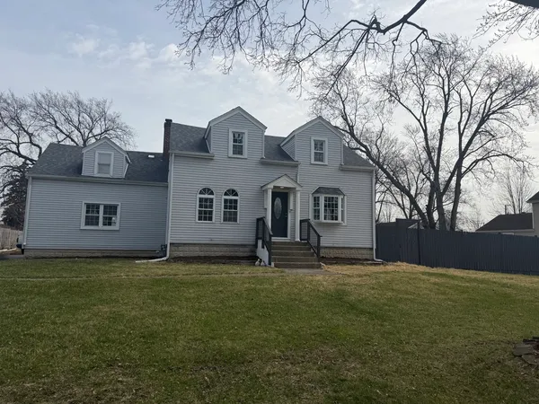 $499,900 | 423 South Center Street, Bensenville, IL 60106