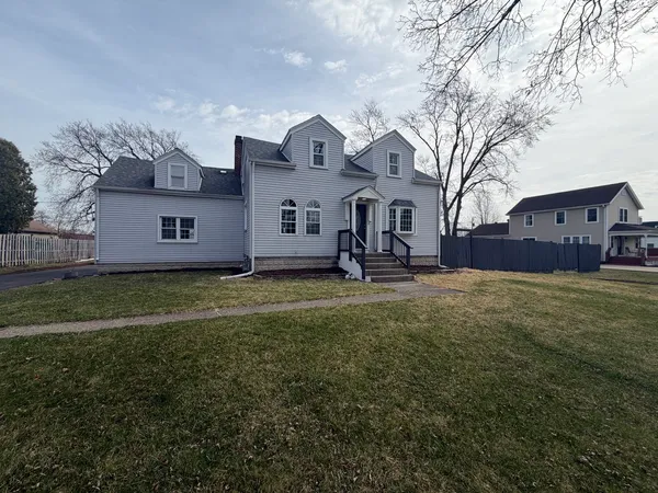 $499,900 | 423 South Center Street, Bensenville, IL 60106