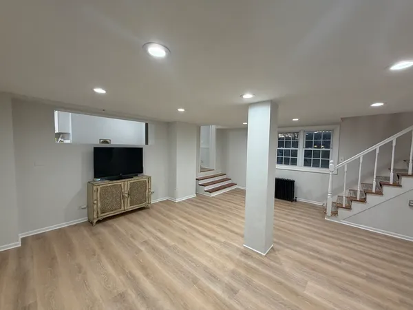 $499,900 | 423 South Center Street, Bensenville, IL 60106