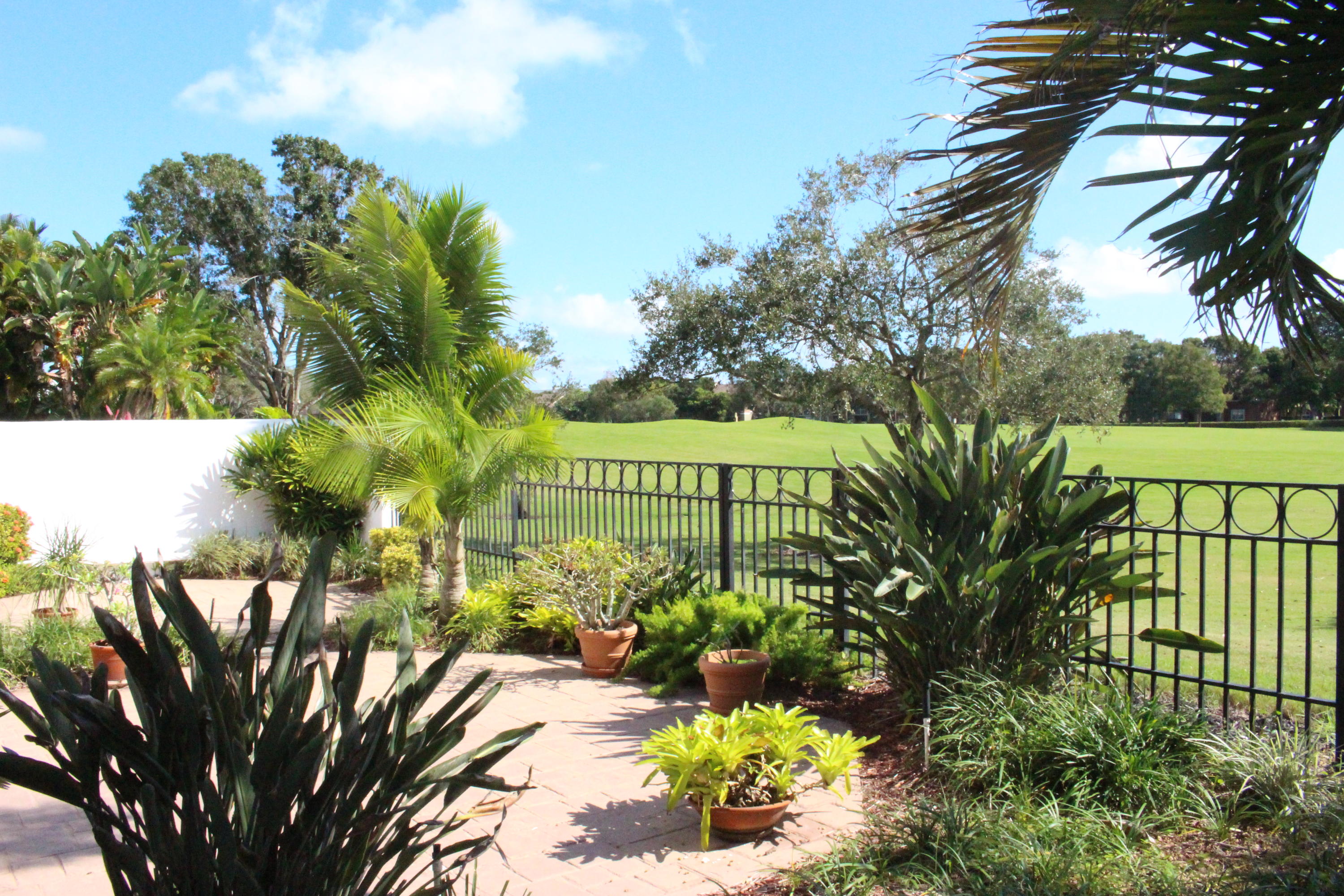 5742 Northwest 21st Avenue Boca Raton, FL 33496 - Photo 3 of 21 2019-10-23 22.56.34