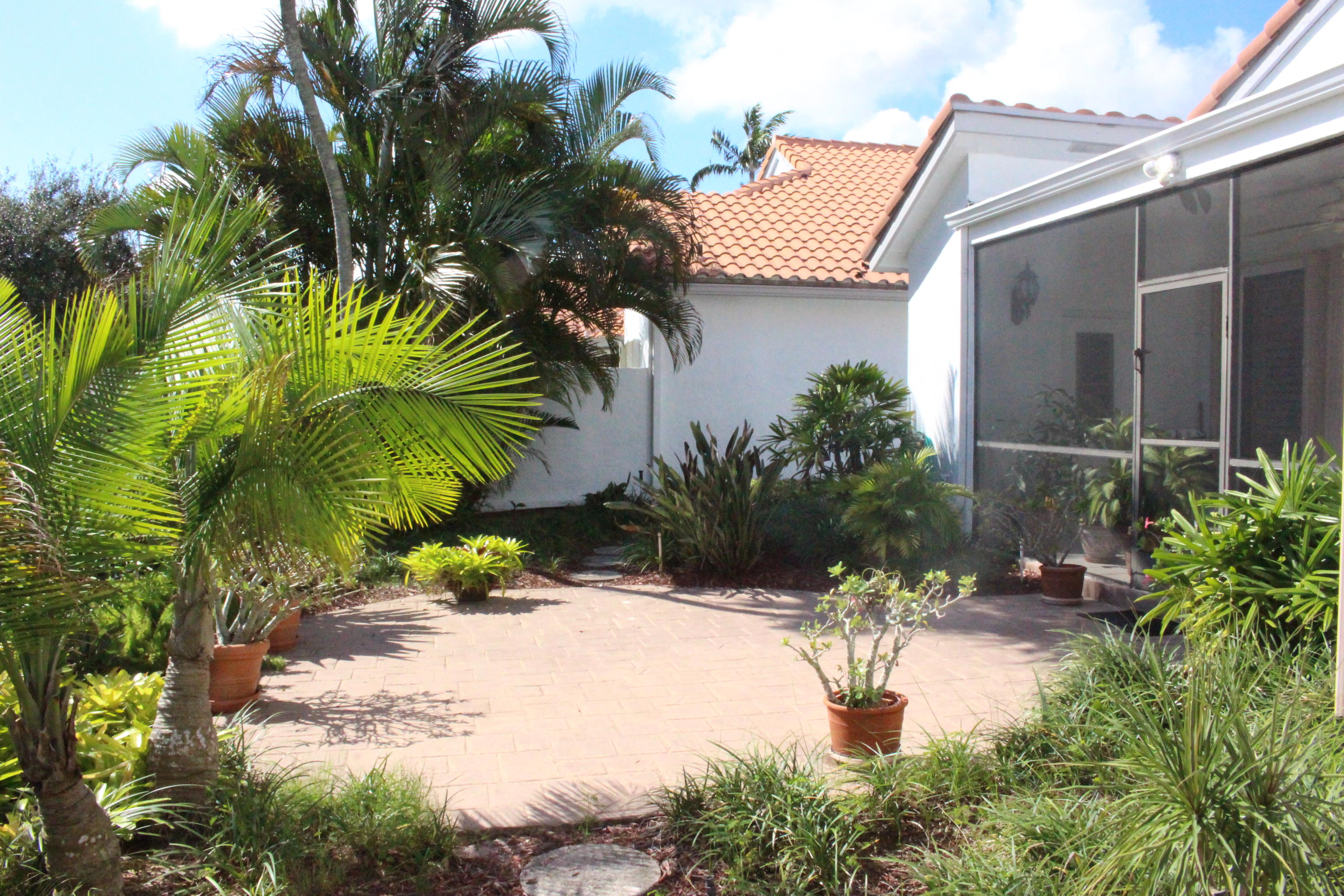 5742 Northwest 21st Avenue Boca Raton, FL 33496 - Photo 6 of 21 2019-10-23 22.56.58