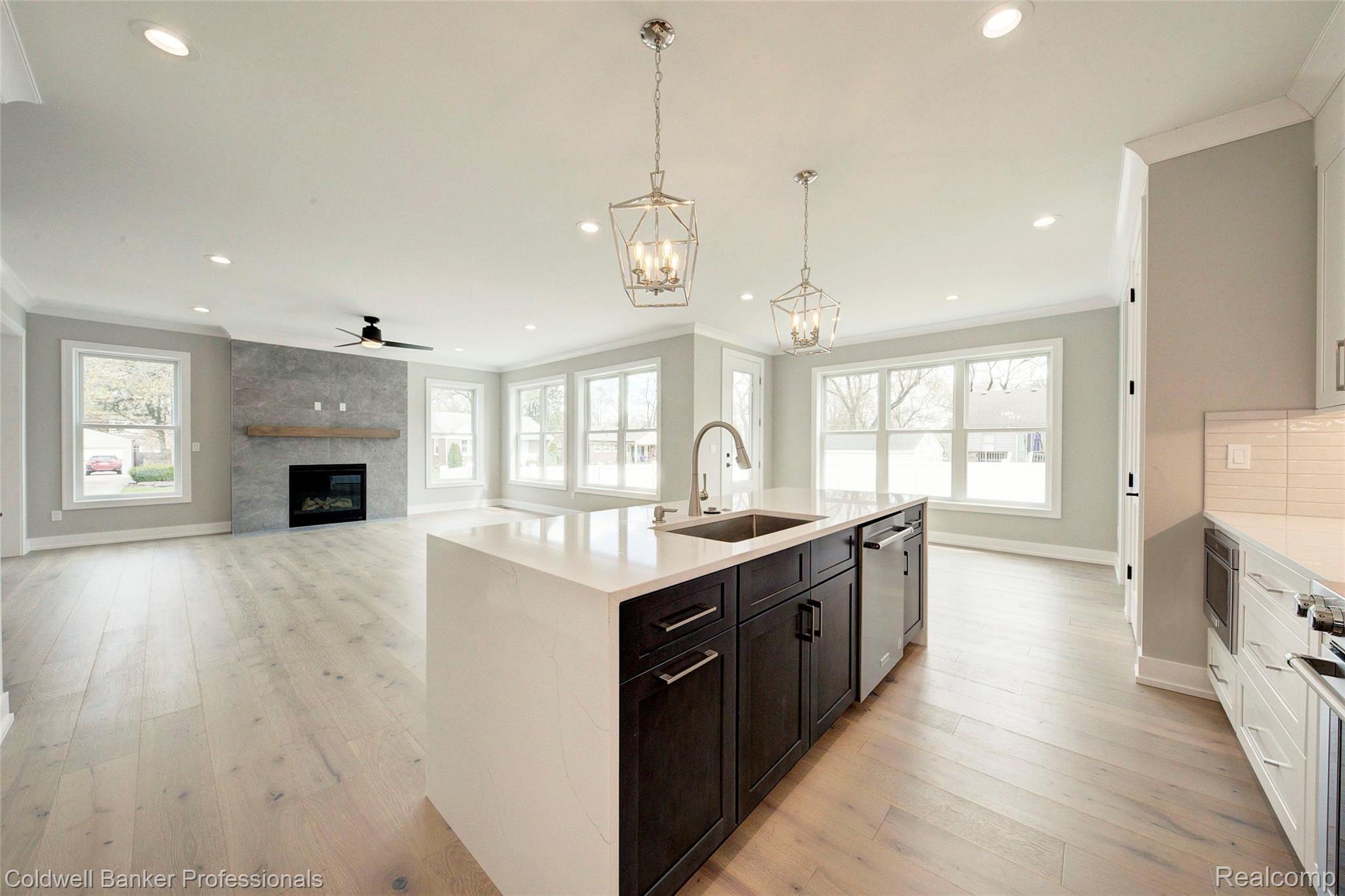 4101 Buckingham Road Royal Oak, MI 48073 - Photo 17 of 82 4H8A6826_7_8.jpg