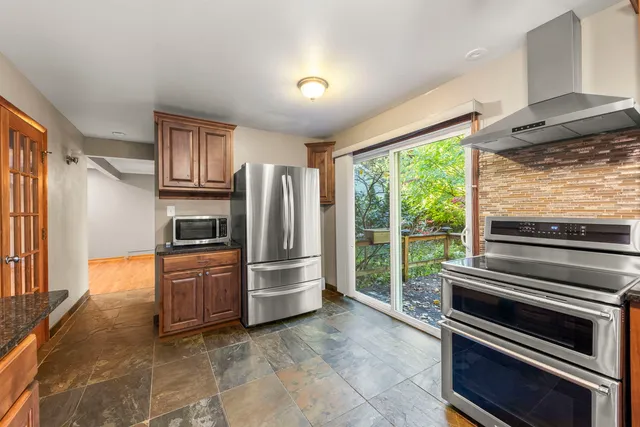 $350,000 | 18000 Armitage Court, Homewood, IL 60430