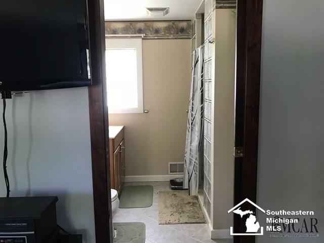 625 Pickard Road Temperance, MI 48182 - Photo 11 of 31