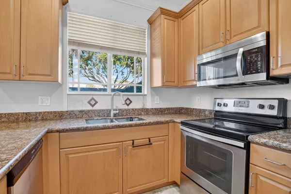 $430,000 | 4040 Murano Bay Drive, Boynton Beach, FL 33435