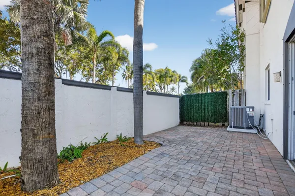 $430,000 | 4040 Murano Bay Drive, Boynton Beach, FL 33435