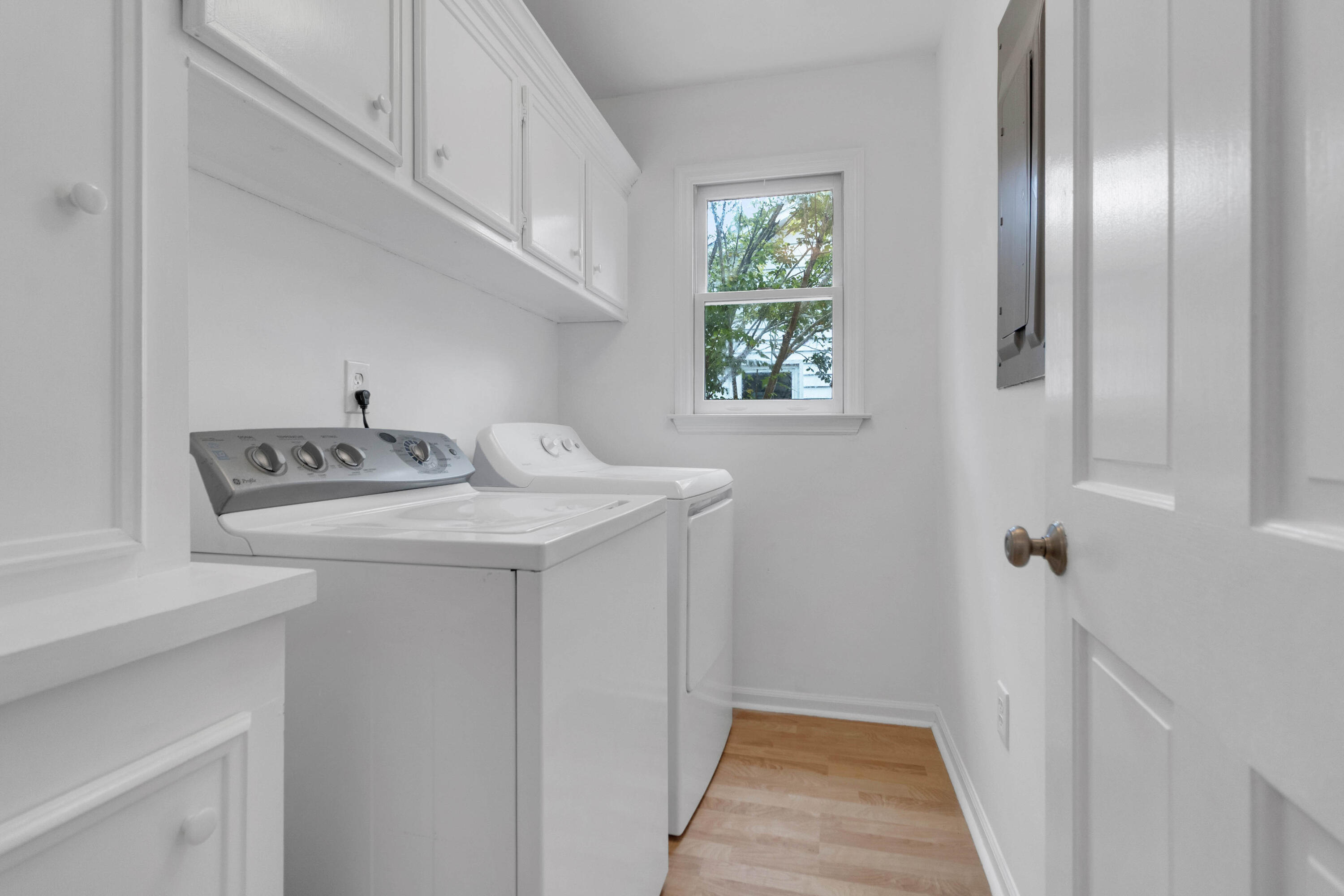 670 Poaug Lane Mount Pleasant, SC 29464 - Photo 14 of 36 Laundry Room
