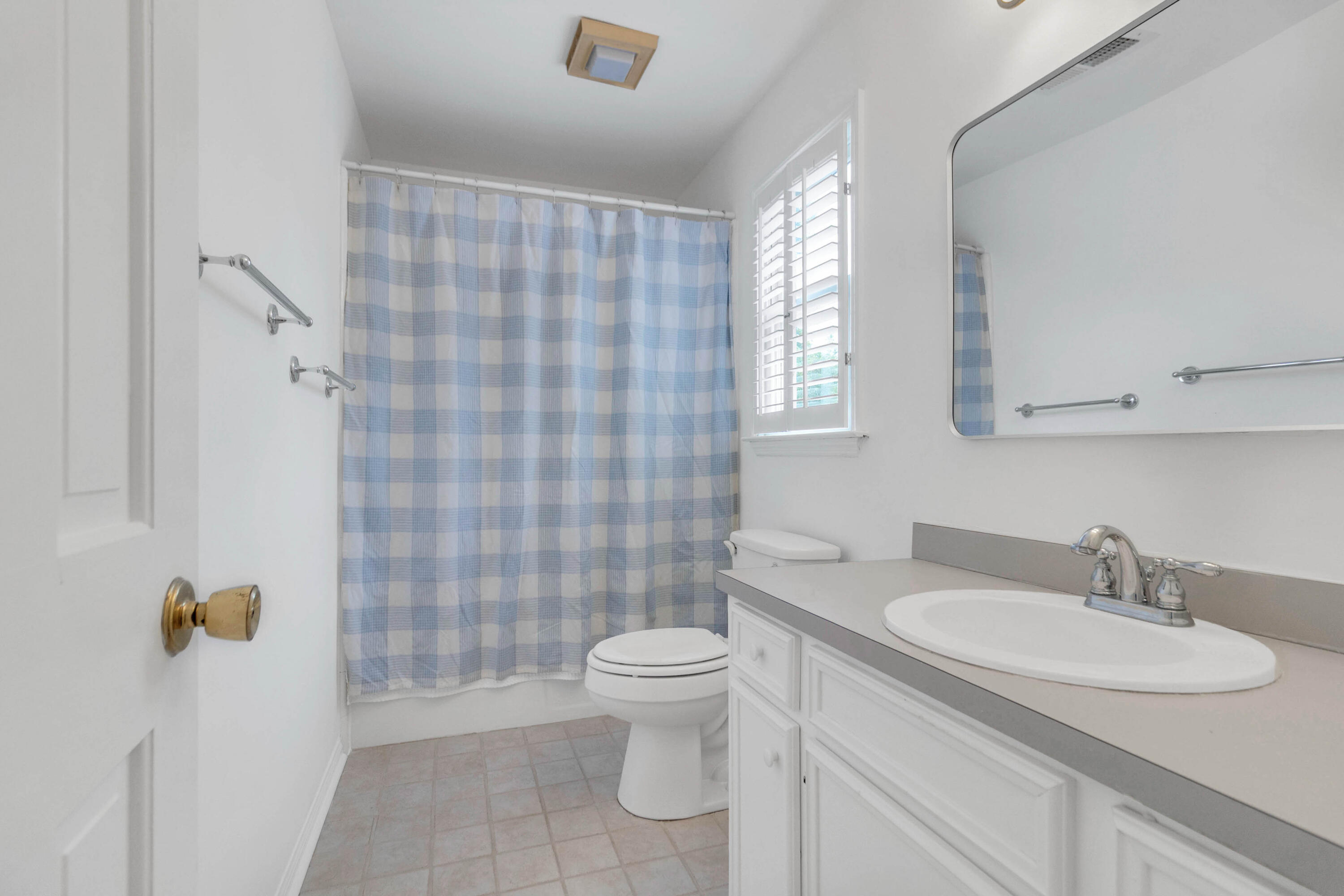 670 Poaug Lane Mount Pleasant, SC 29464 - Photo 23 of 36 Bathroom