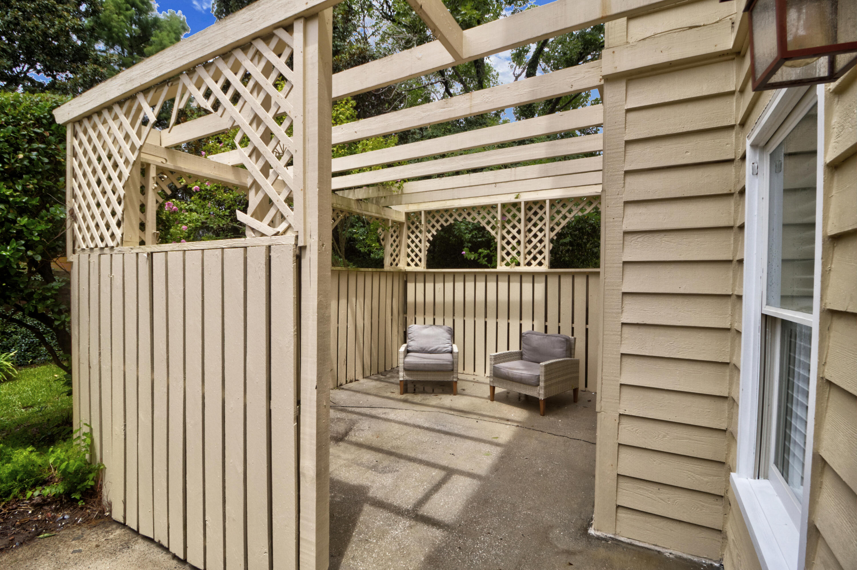 670 Poaug Lane Mount Pleasant, SC 29464 - Photo 31 of 36 Patio