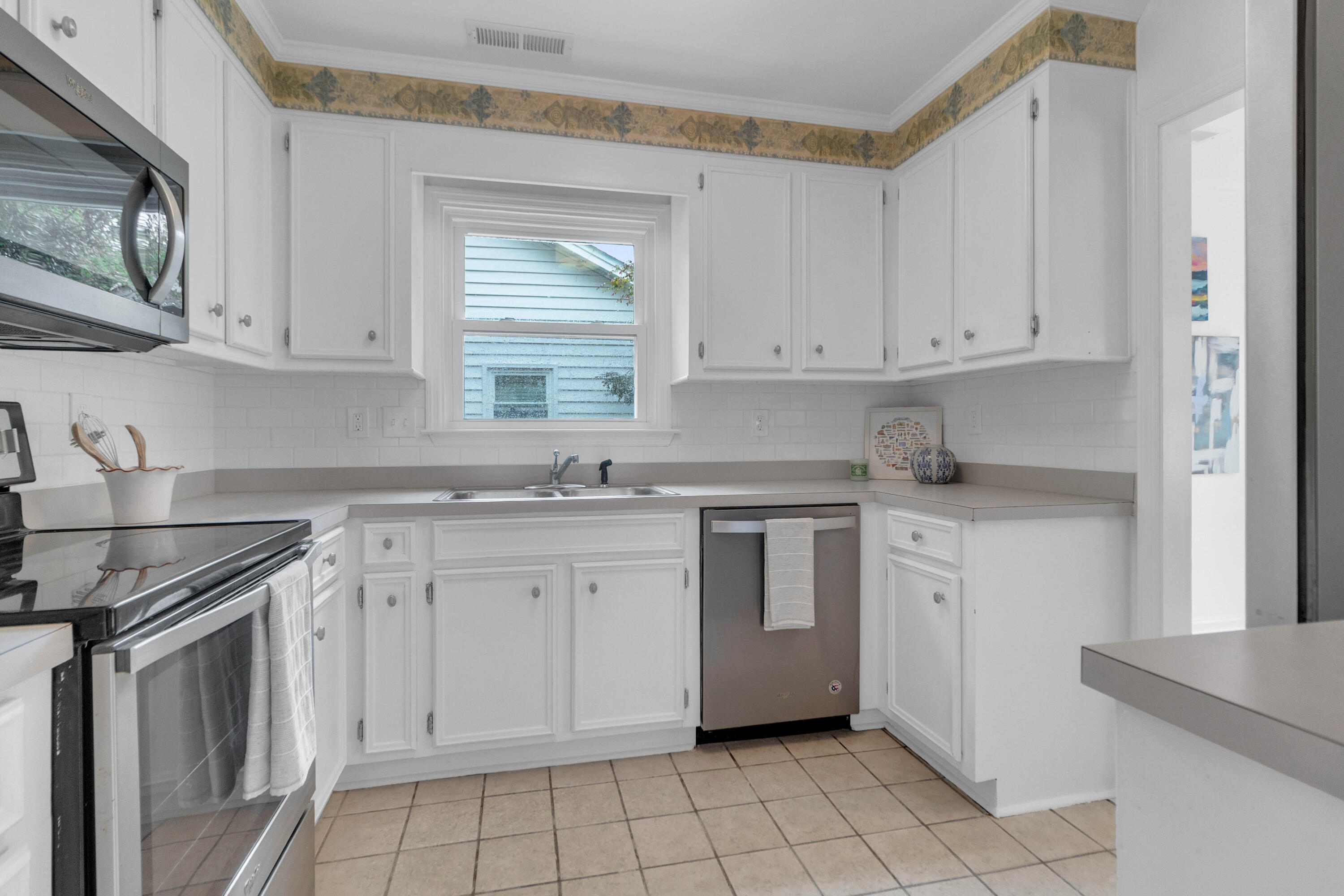 670 Poaug Lane Mount Pleasant, SC 29464 - Photo 8 of 36 Kitchen